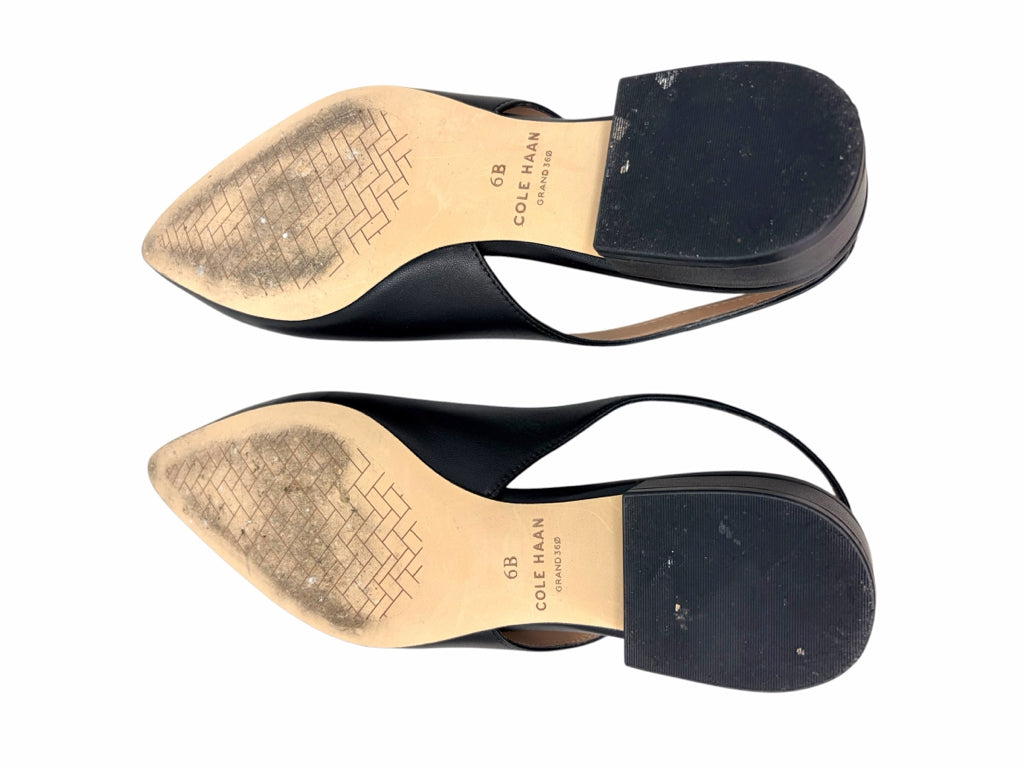 COLE HAAN Size 6 FLAT W