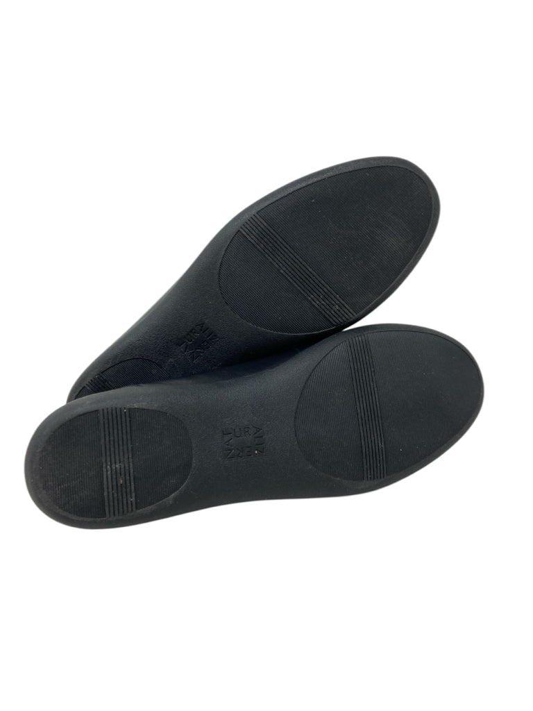 NATURALIZER Size 8.5 FLAT W