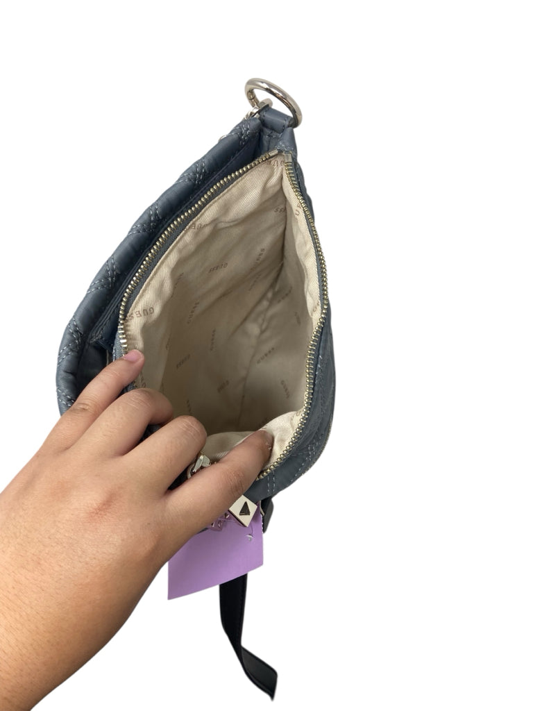 GUESS Size medium CROSSBODY W