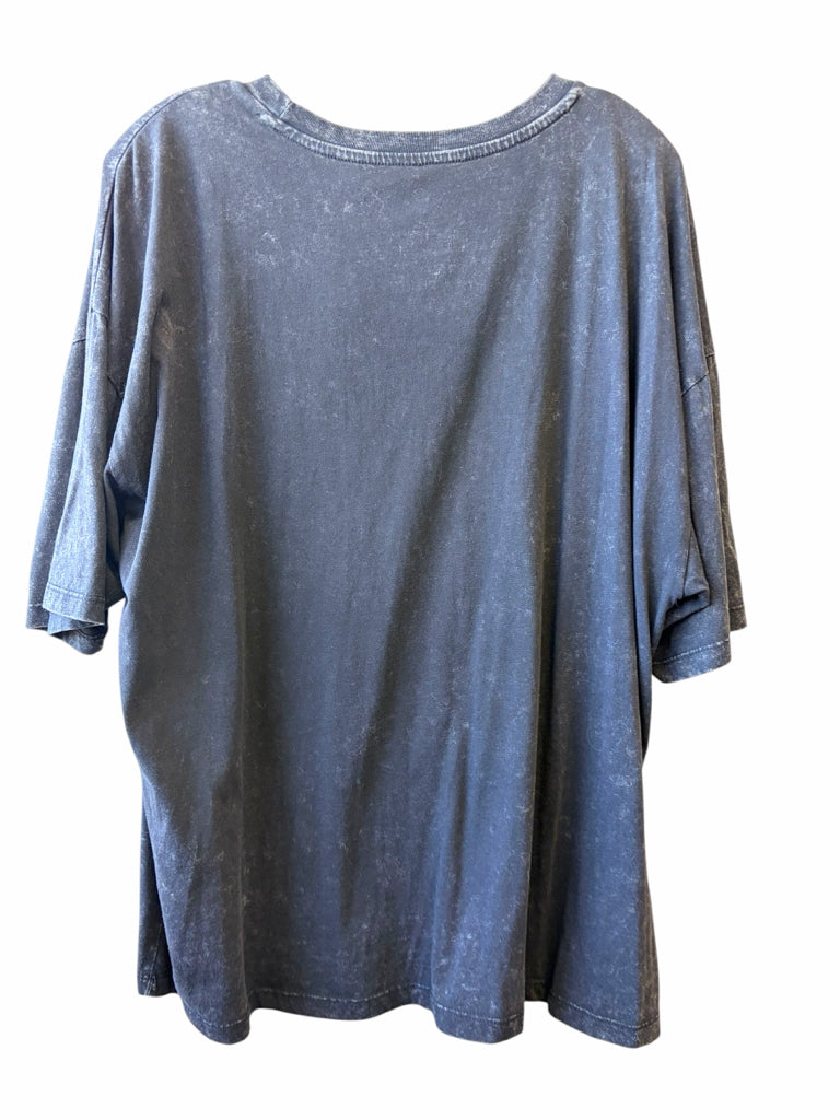 DOLLY Size large TOP W