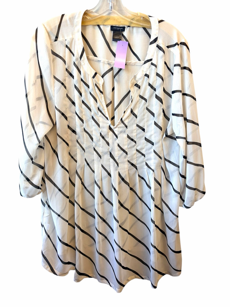 ANN TAYLOR Size large TOP  W