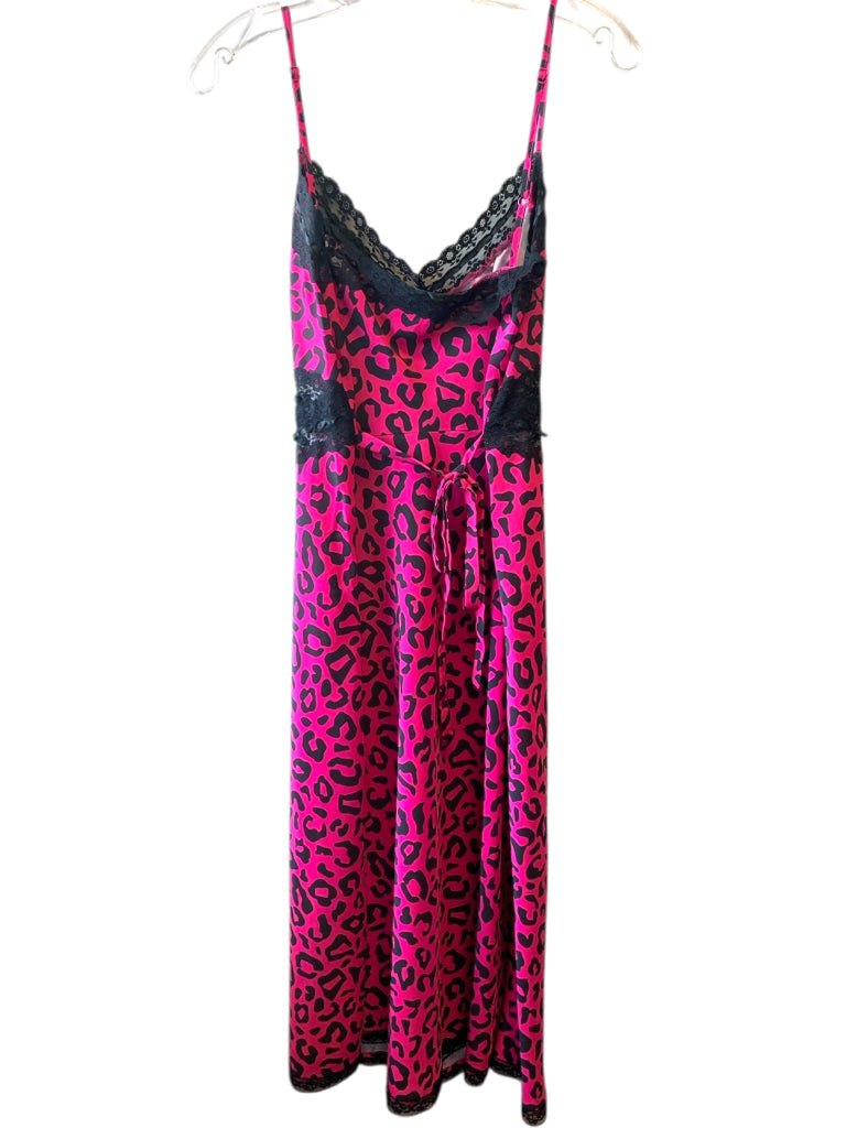 BETSEY JOHNSON  large NIGHT GOWN