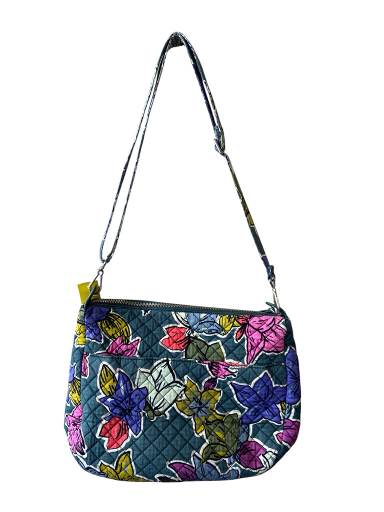 VERA BRADLEY Size large CROSSBODY W