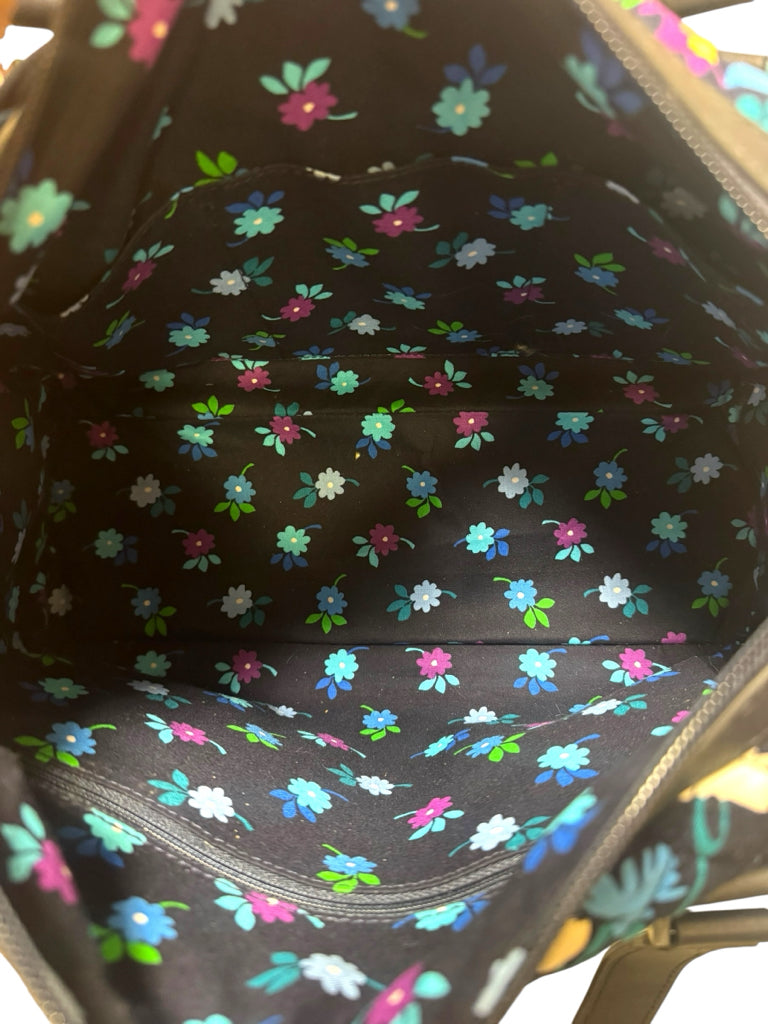 VERA BRADLEY Size NEW! PURSE W