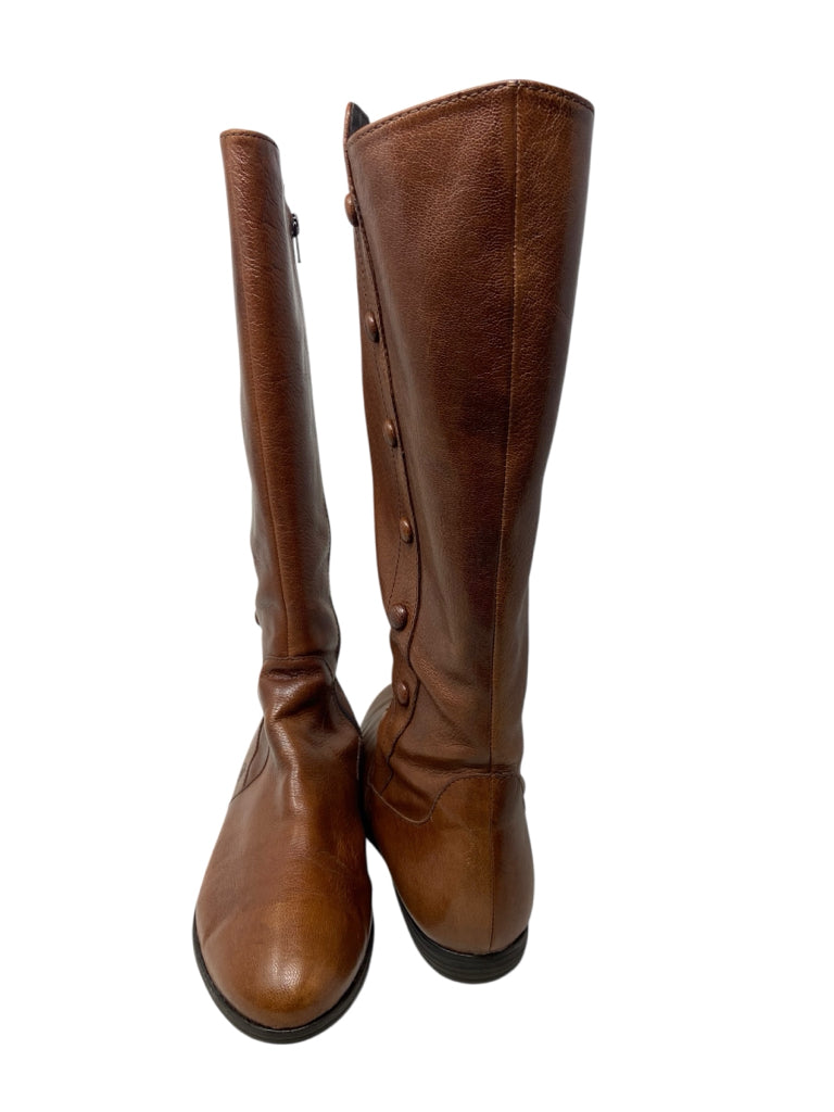 BORN Size 9.5 BOOT W