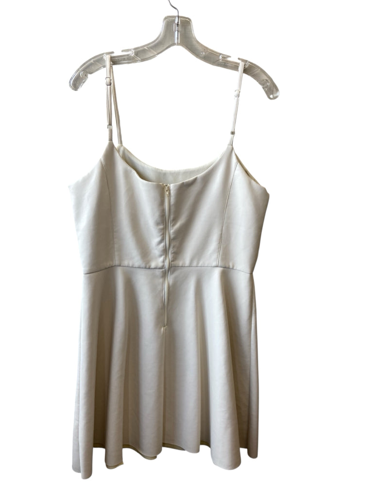 FATE Size large DRESS W