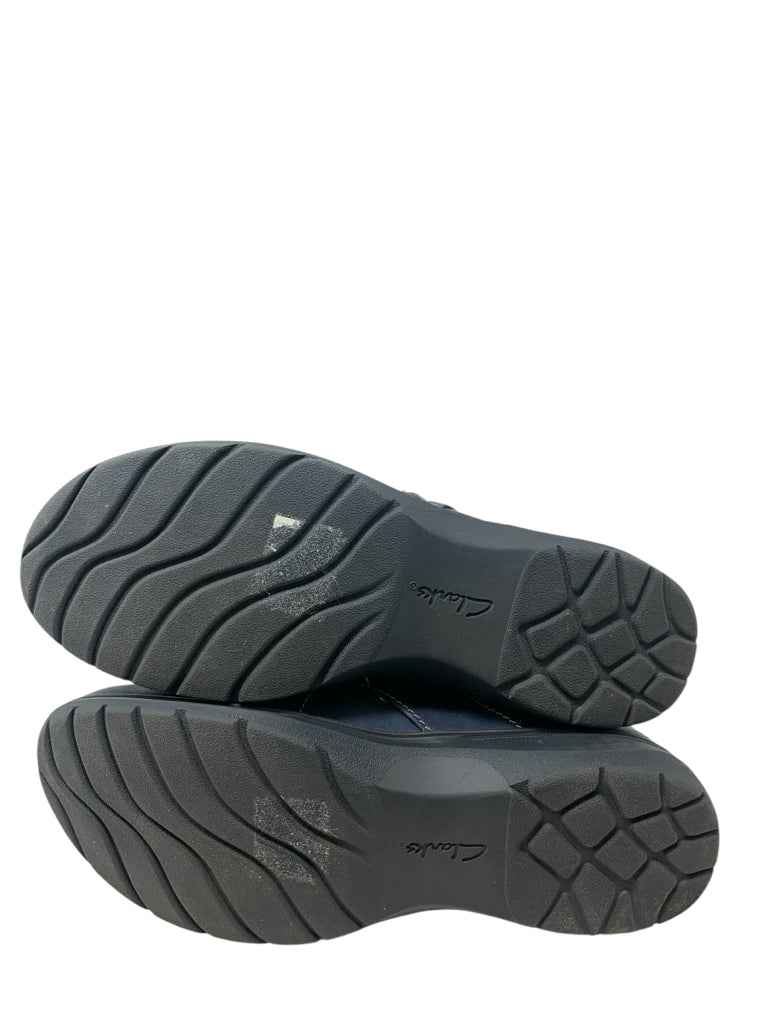 CLARKS  8.5 SHOES W