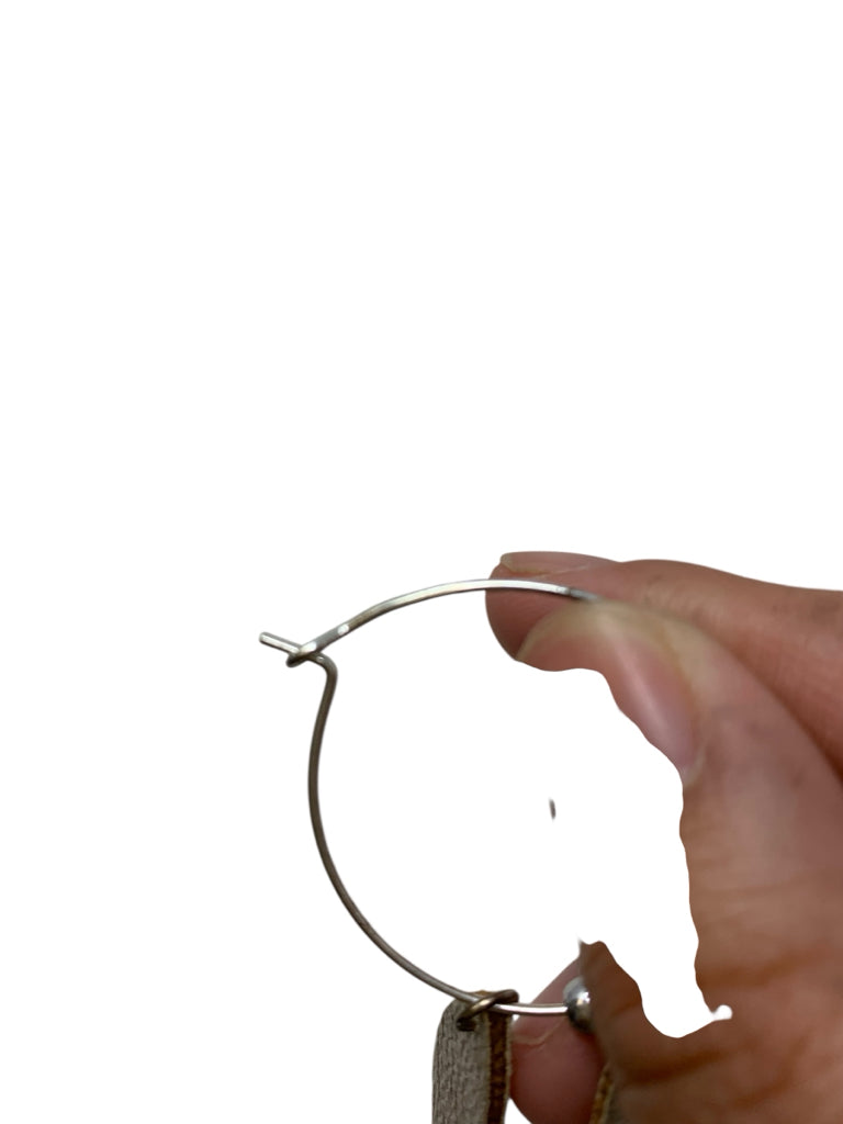 Size PIERCED EARRINGS