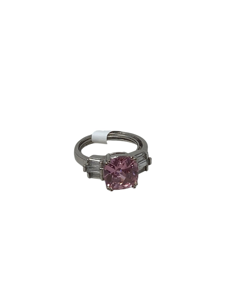 Size 9 RING