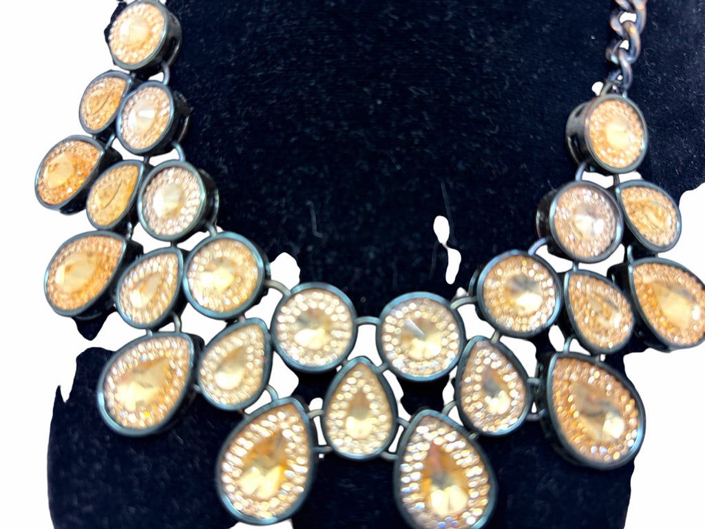 NECKLACE W