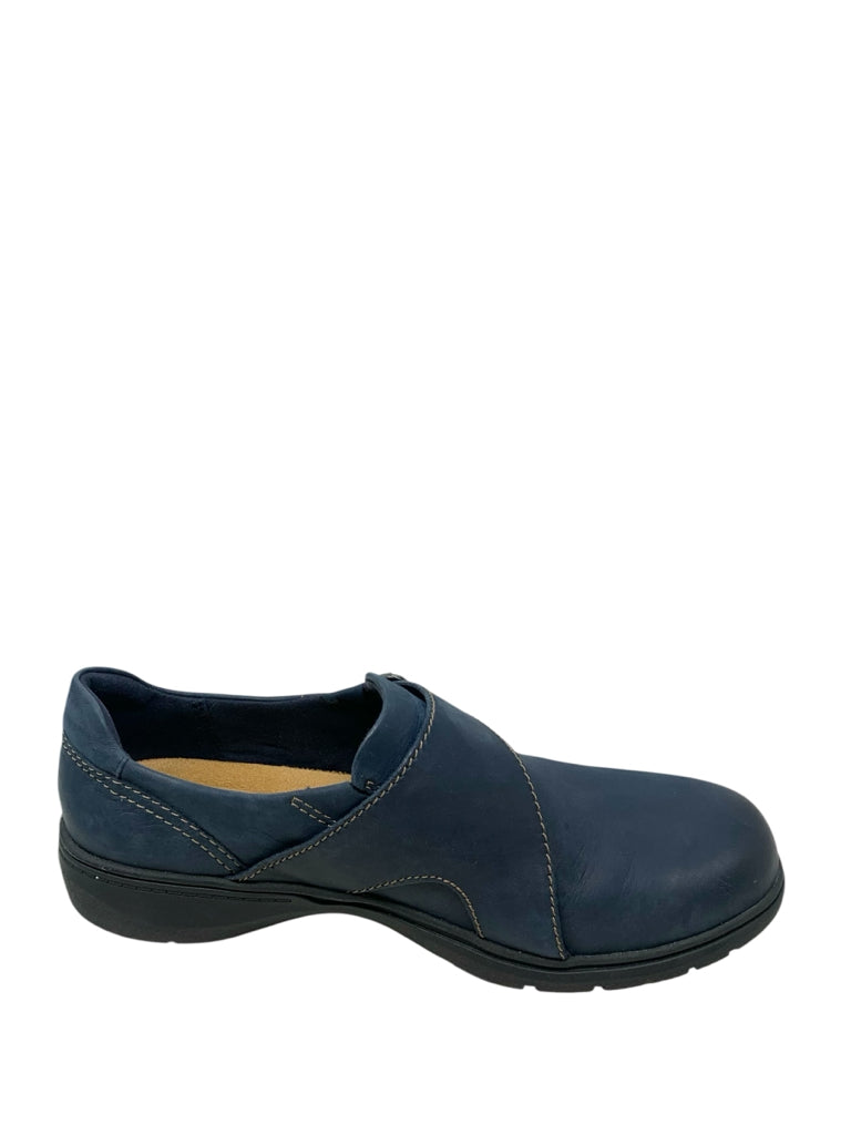 CLARKS  8.5 SHOES W