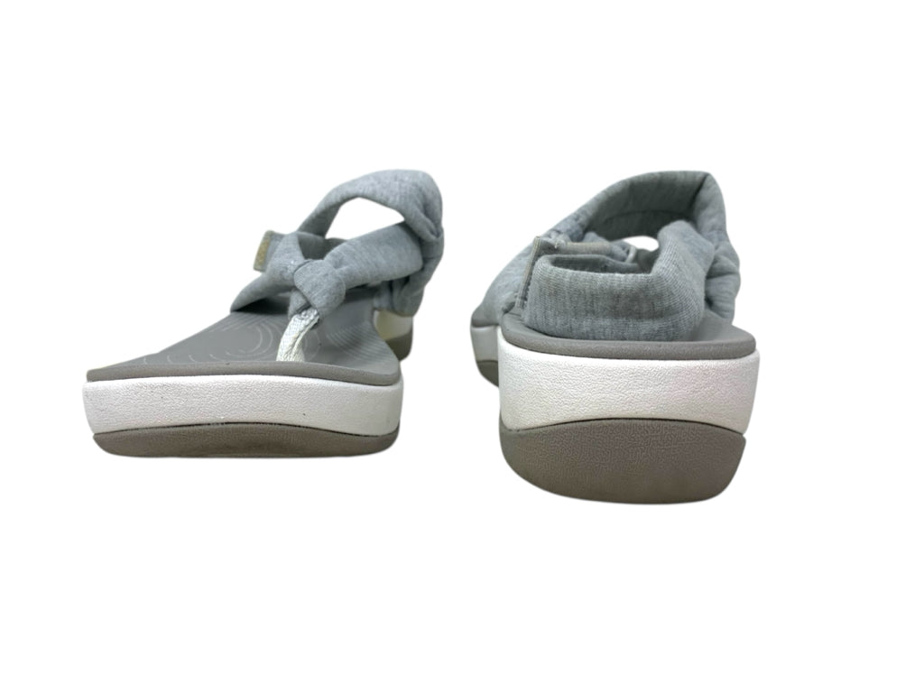 CLARKS  10 SANDALS W