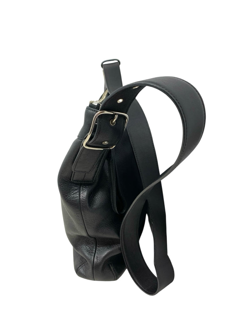 COACH Size medium PURSE W