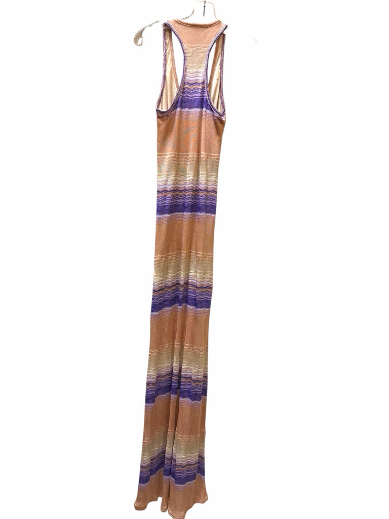 YOUNG FABULOUS & BROKE Size medium SUN DRS W