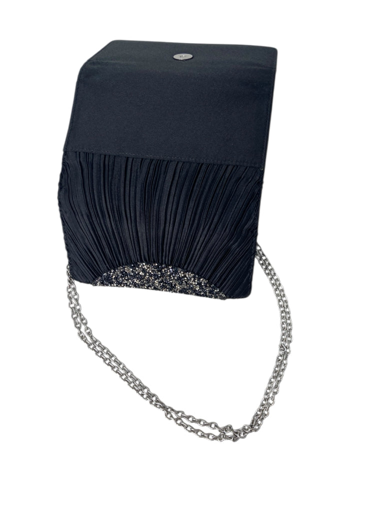 Size small PURSE W