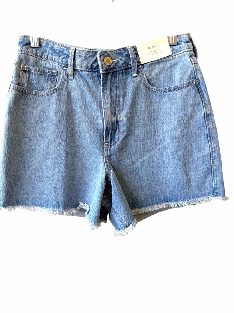 HOLLISTER Size 6 SHORT W
