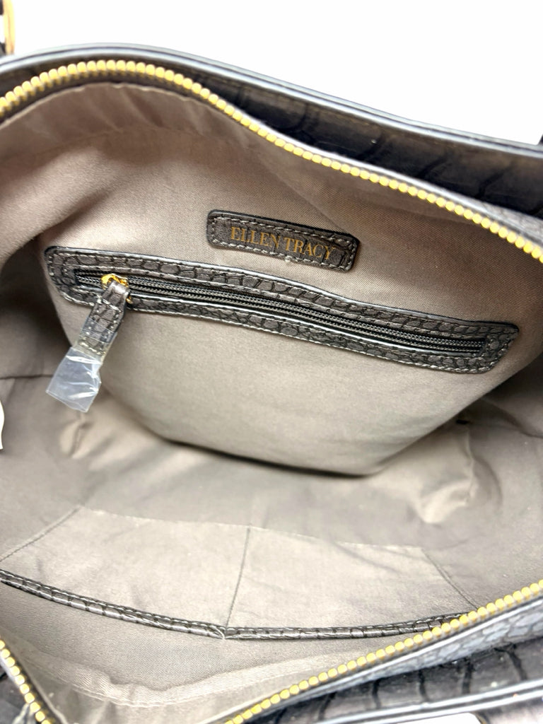 ELLEN TRACY Size large PURSE W