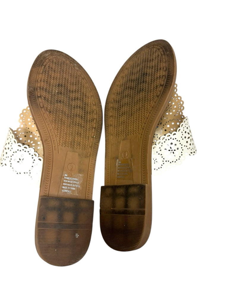 XOXO  9 FLIPFLOP W