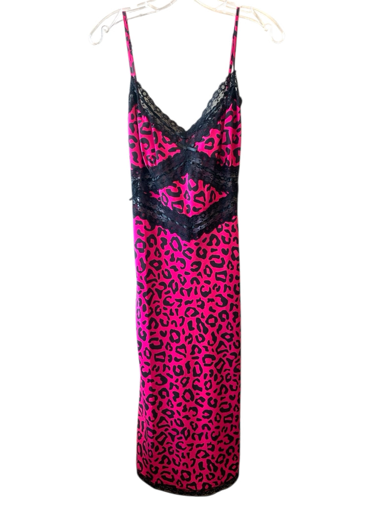 BETSEY JOHNSON  large NIGHT GOWN
