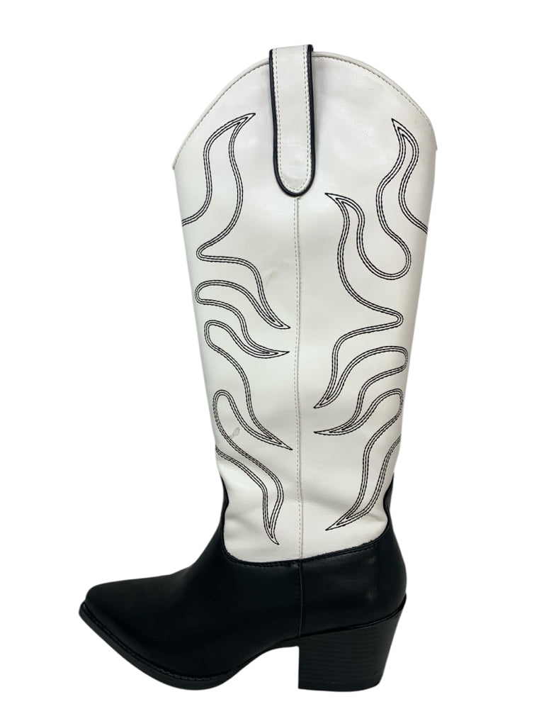 WILD PAIR  8.5 BOOT W