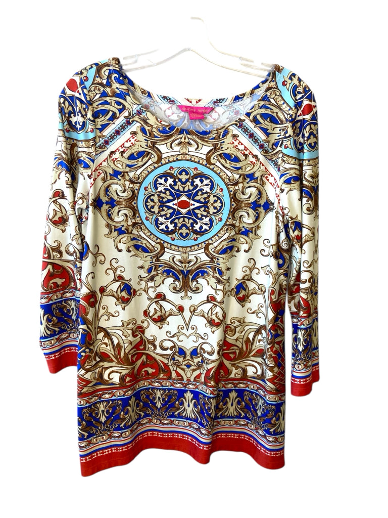 SUNNY LEIGH Size medium TOP  W