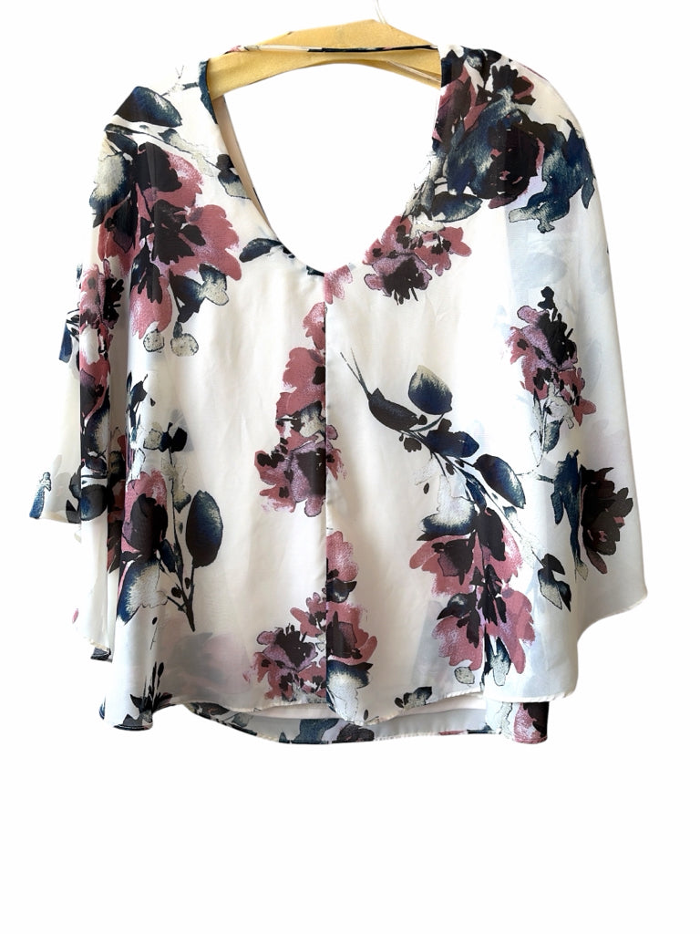 CHENAULT Size medium TOP  W