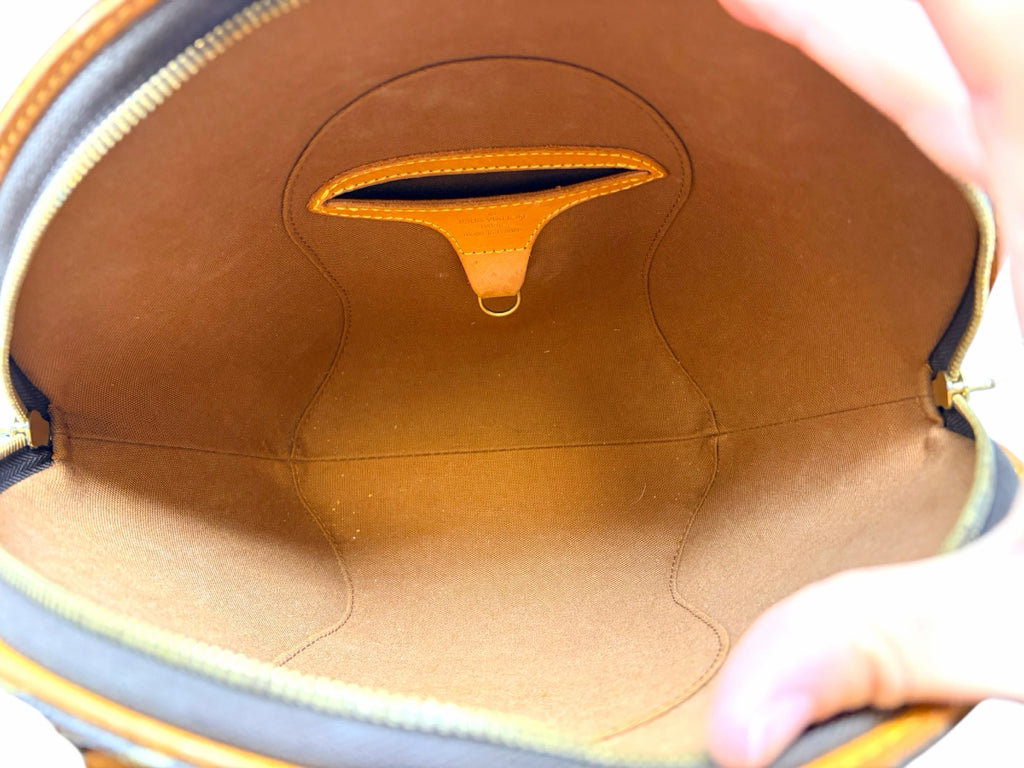 LOUIS VUITTON Size medium HAND BAG