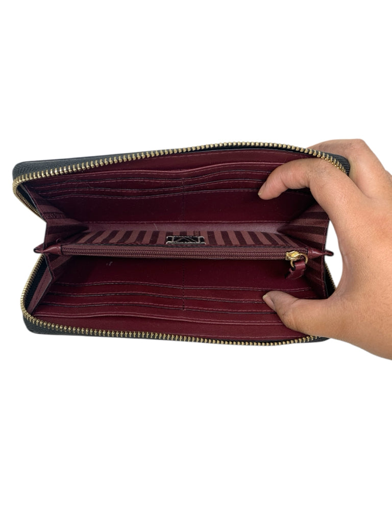 VICTORIA'S SECRET  medium WALLET W