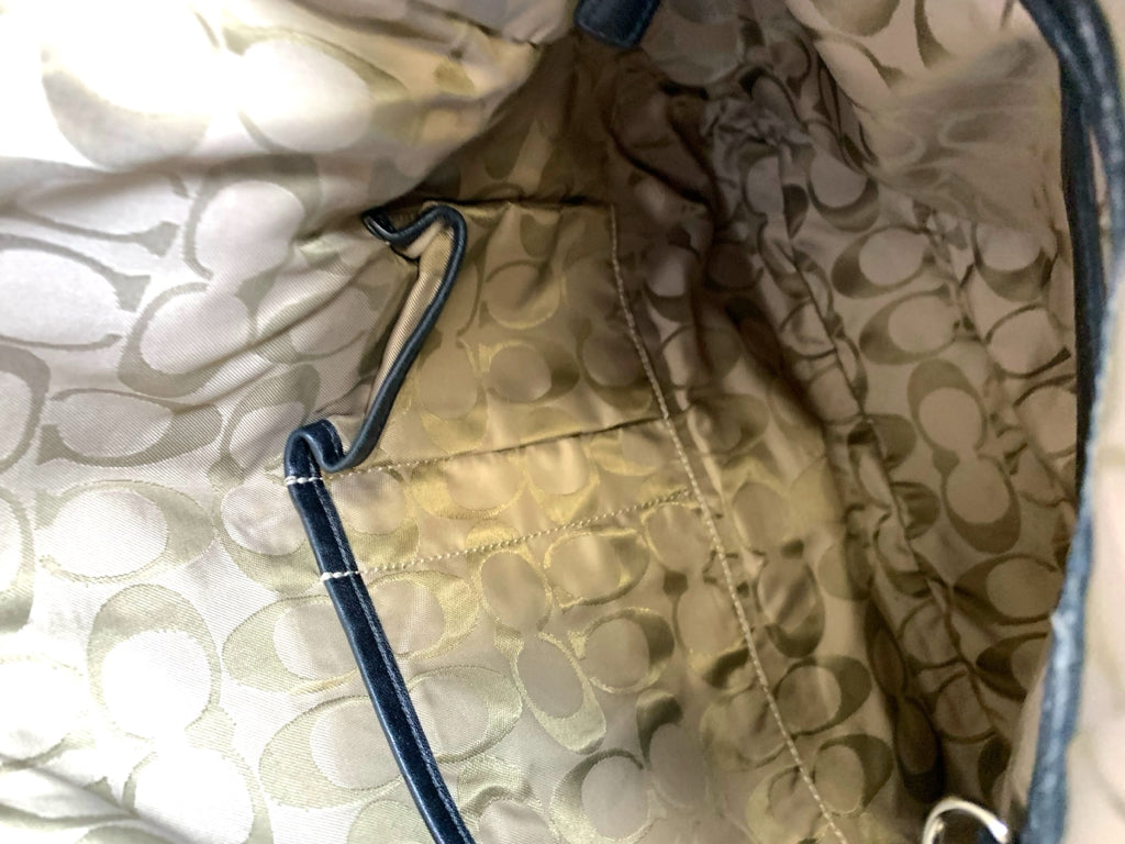 COACH  medium PURSE W