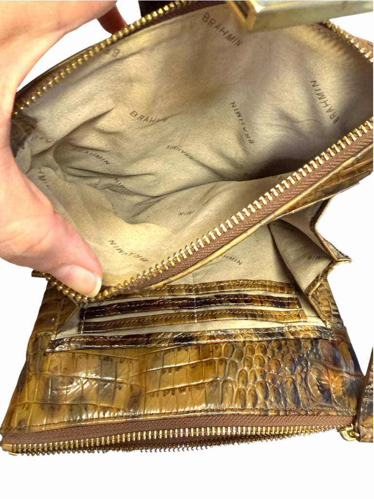 BRAHMIN Size small CROSSBODY W