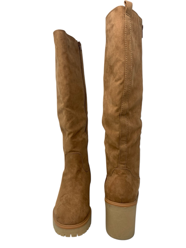 UNIVERSAL THREADS  10 BOOT W