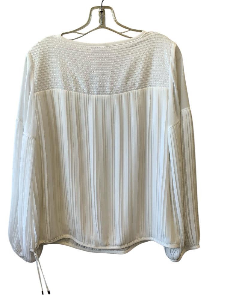 CHICO'S  medium TOP  W