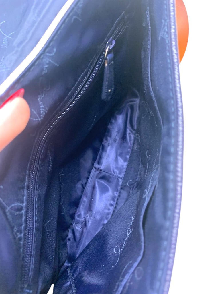 VERA BRADLEY  medium PURSE W