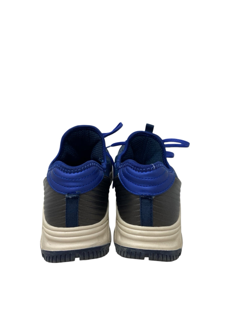 BARE TRAPS Size 8.5 SNEAKERS W