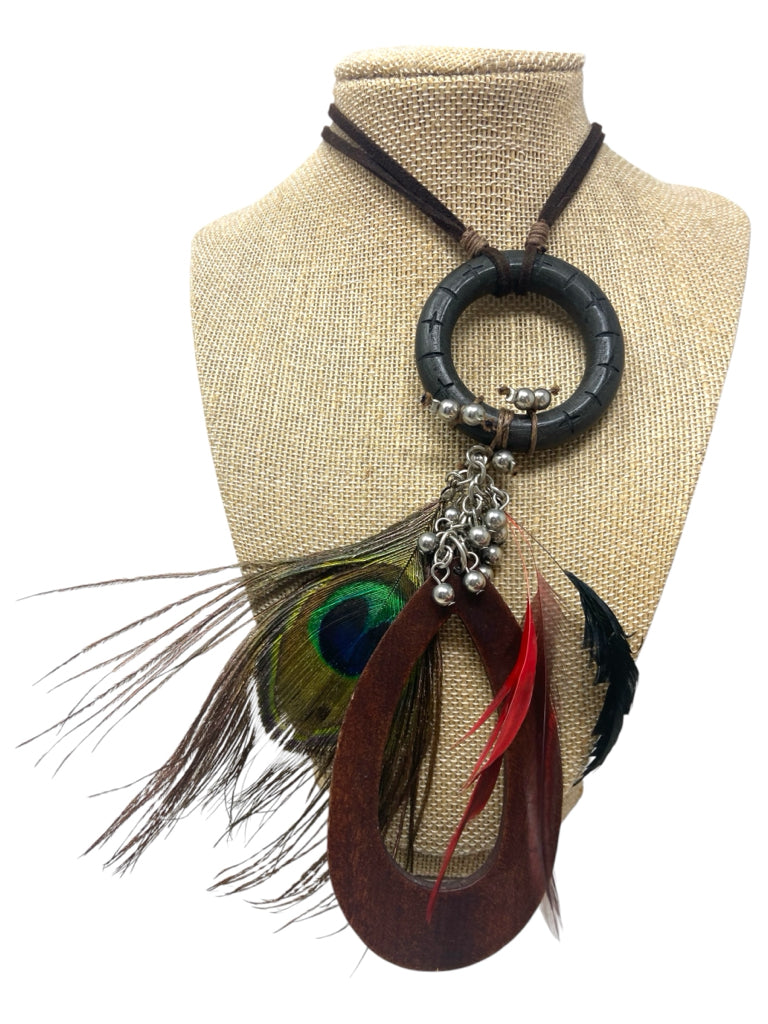 NECKLACE W