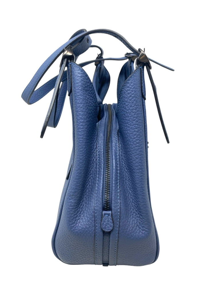 COACH  medium PURSE W