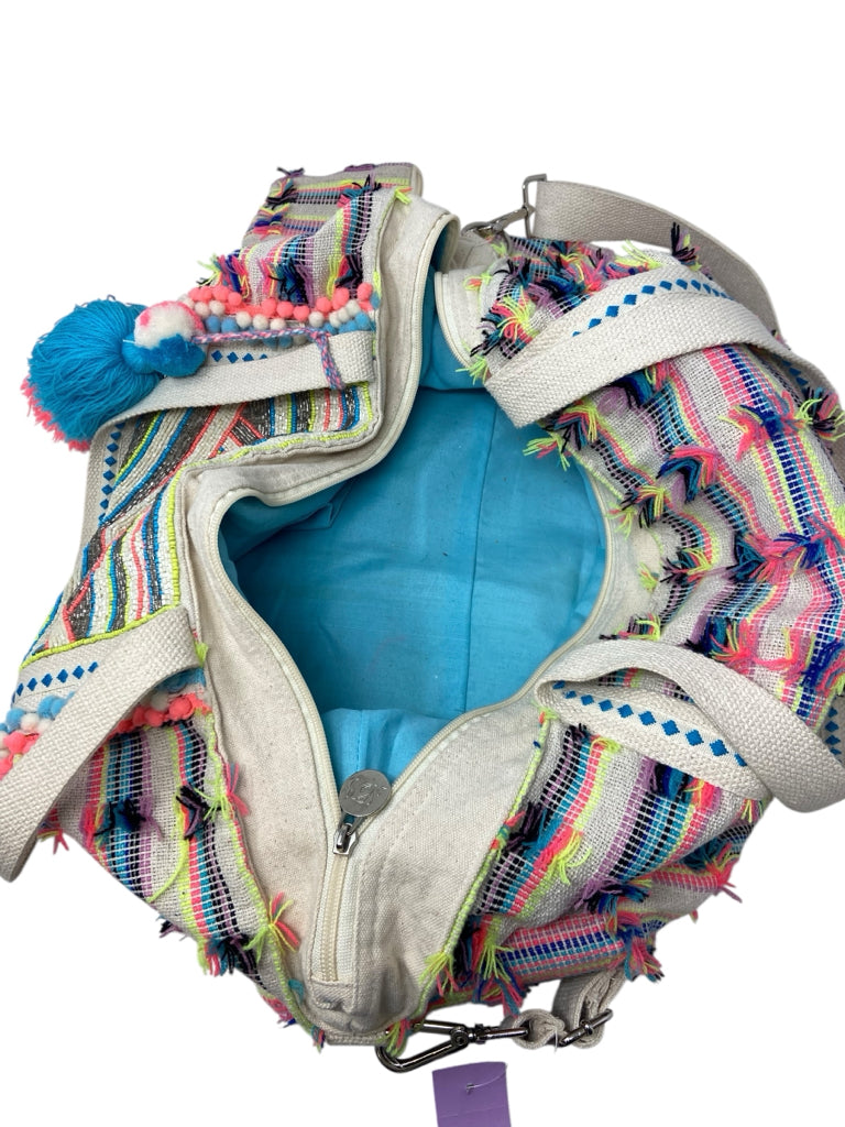 AMERICA & BEYOND Size large BAG W