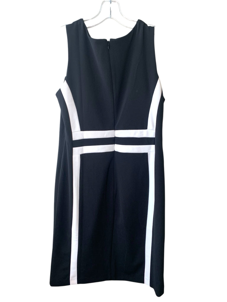 APT 9  medium DRESS W
