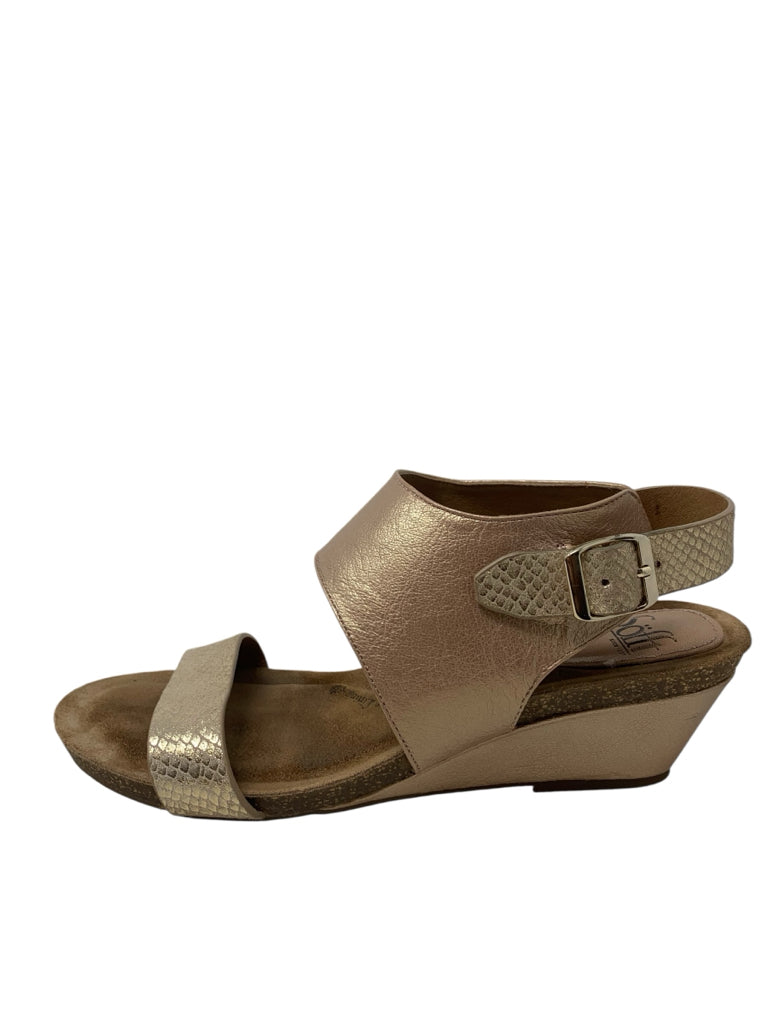 SOFFT  8.5 WEDGE W