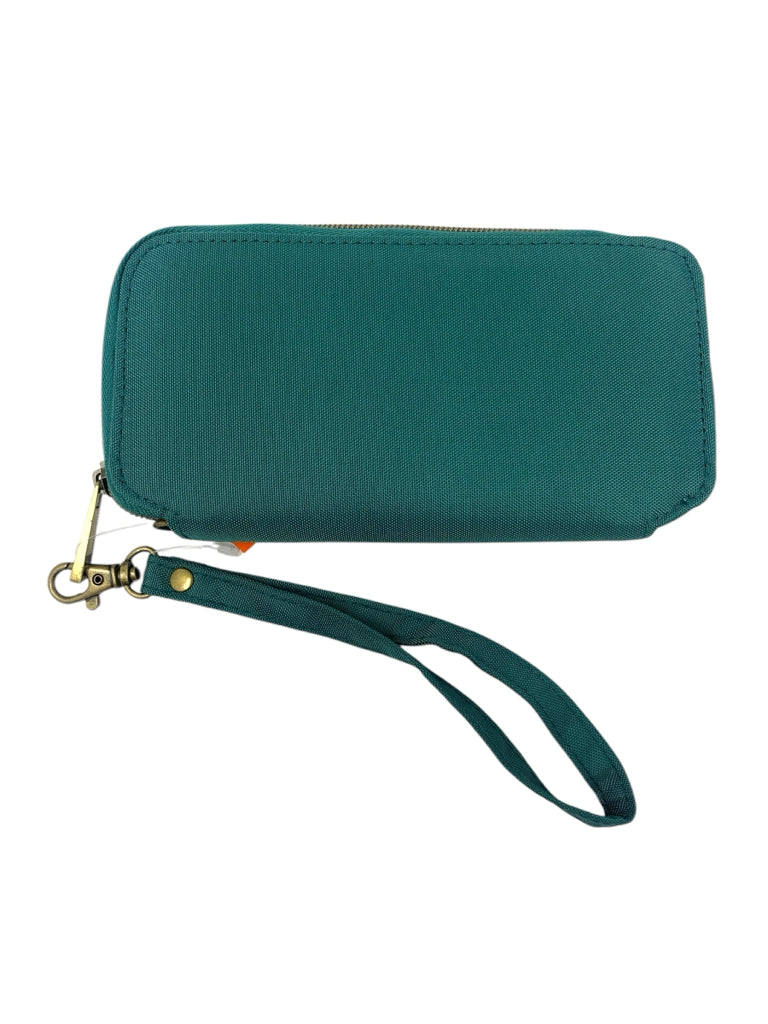 TRAVELON  medium WRISTLET