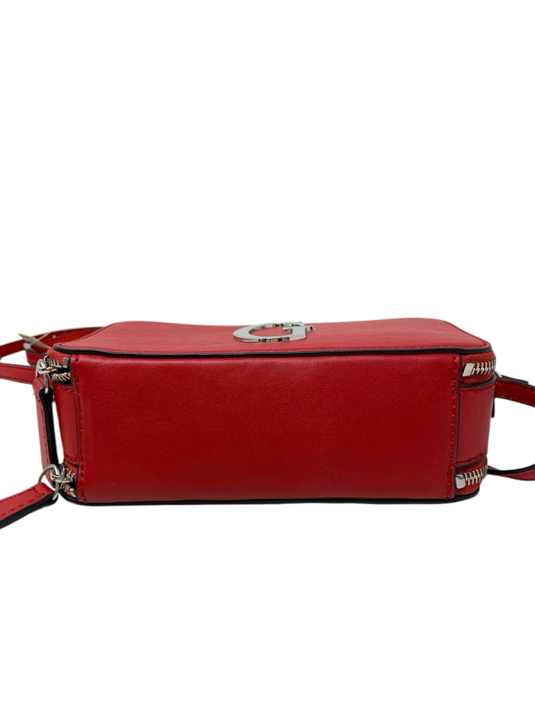 GUESS  small CROSSBODY W