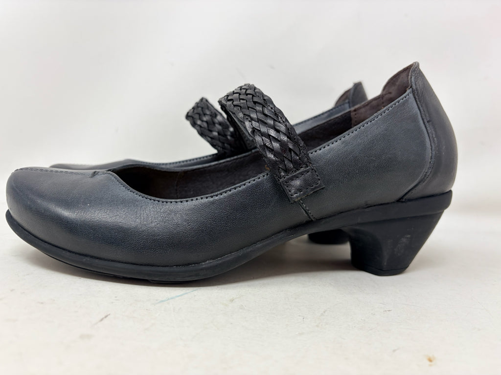 NAOT Size 7.5 HEEL W