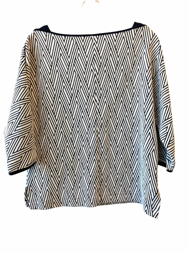 CHIC Size small TOP  W