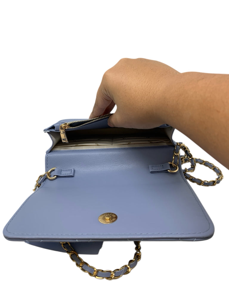 BEBE  small CROSSBODY W