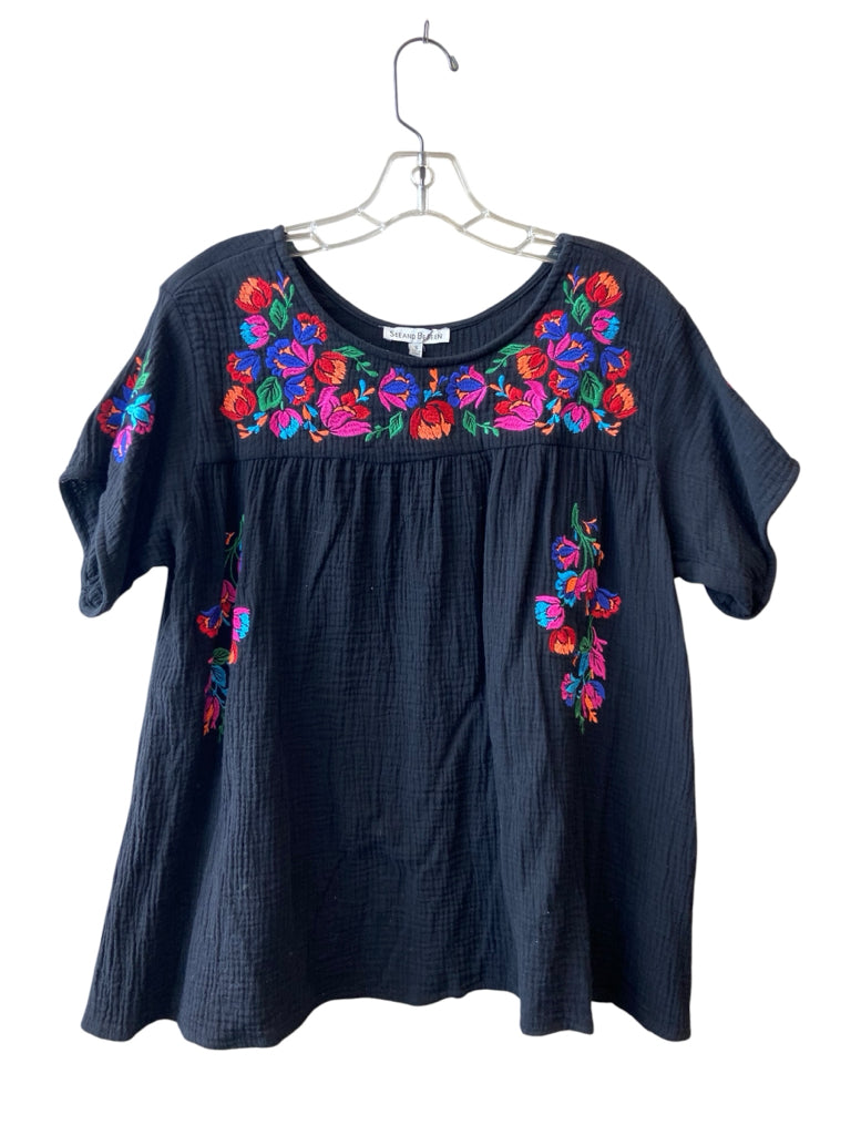 SEE & BE SEEN Size small TOP  W