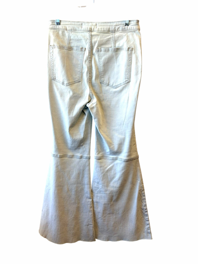 WE THE FREE Size 6 JEANS W