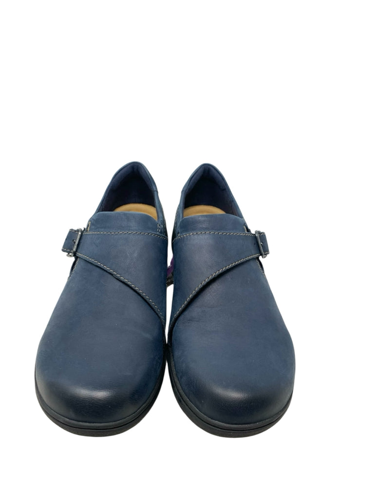 CLARKS  8.5 SHOES W