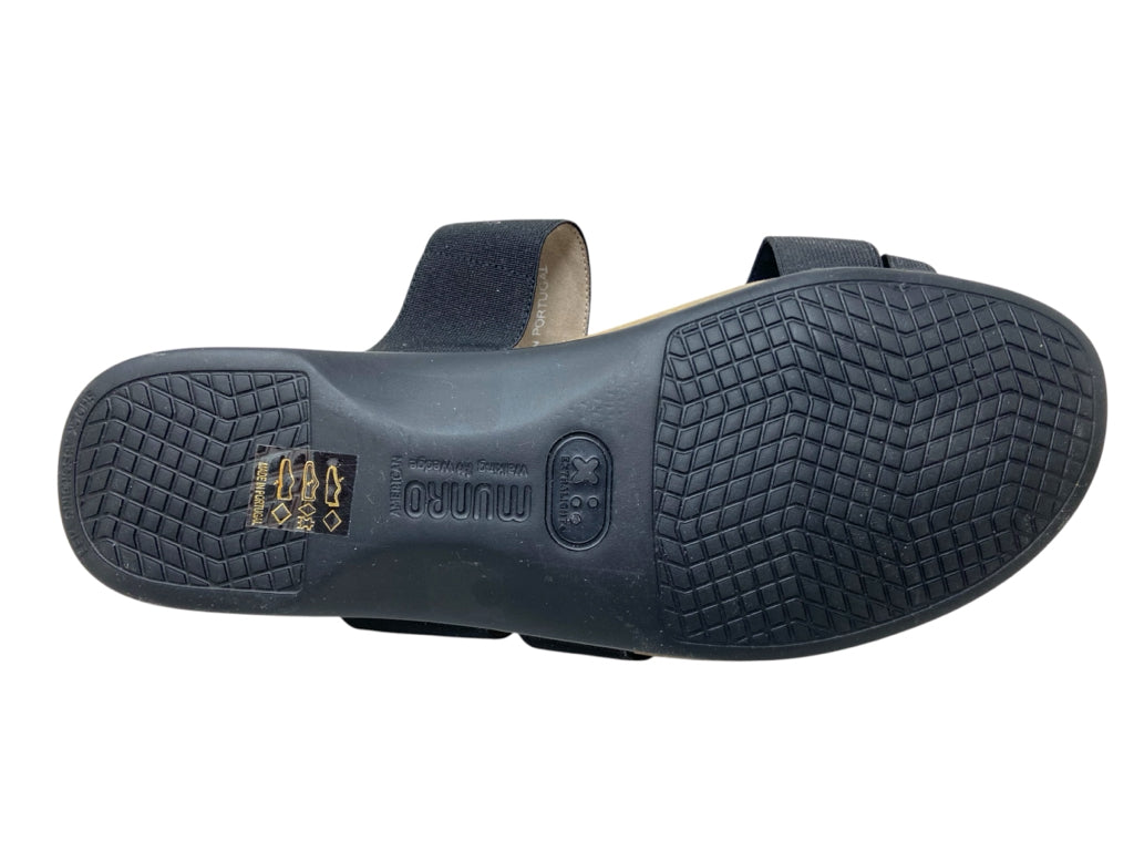 MUNRO Size 10 SLIDE W