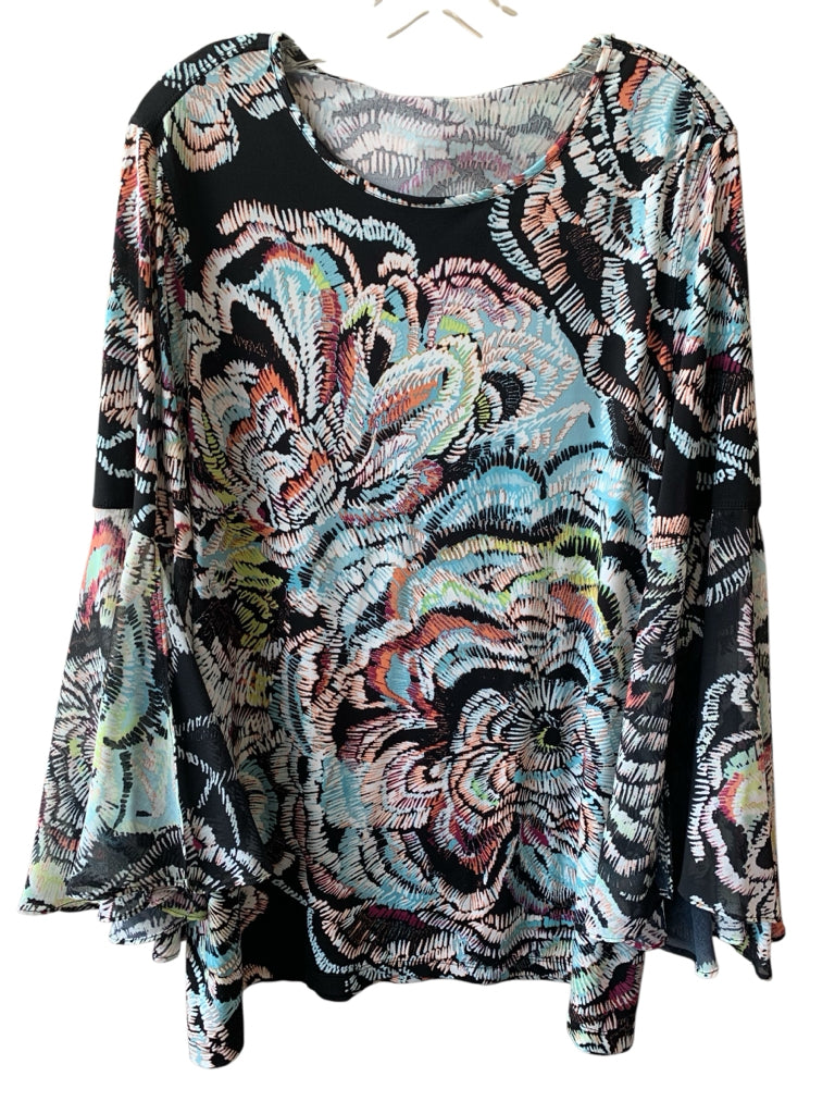 ALI MILES Size large TOP  W