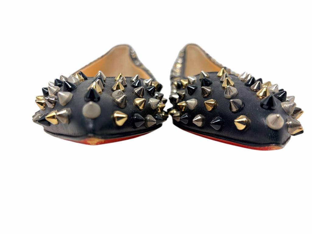 LOUBOUTIN Size 8 FLAT W